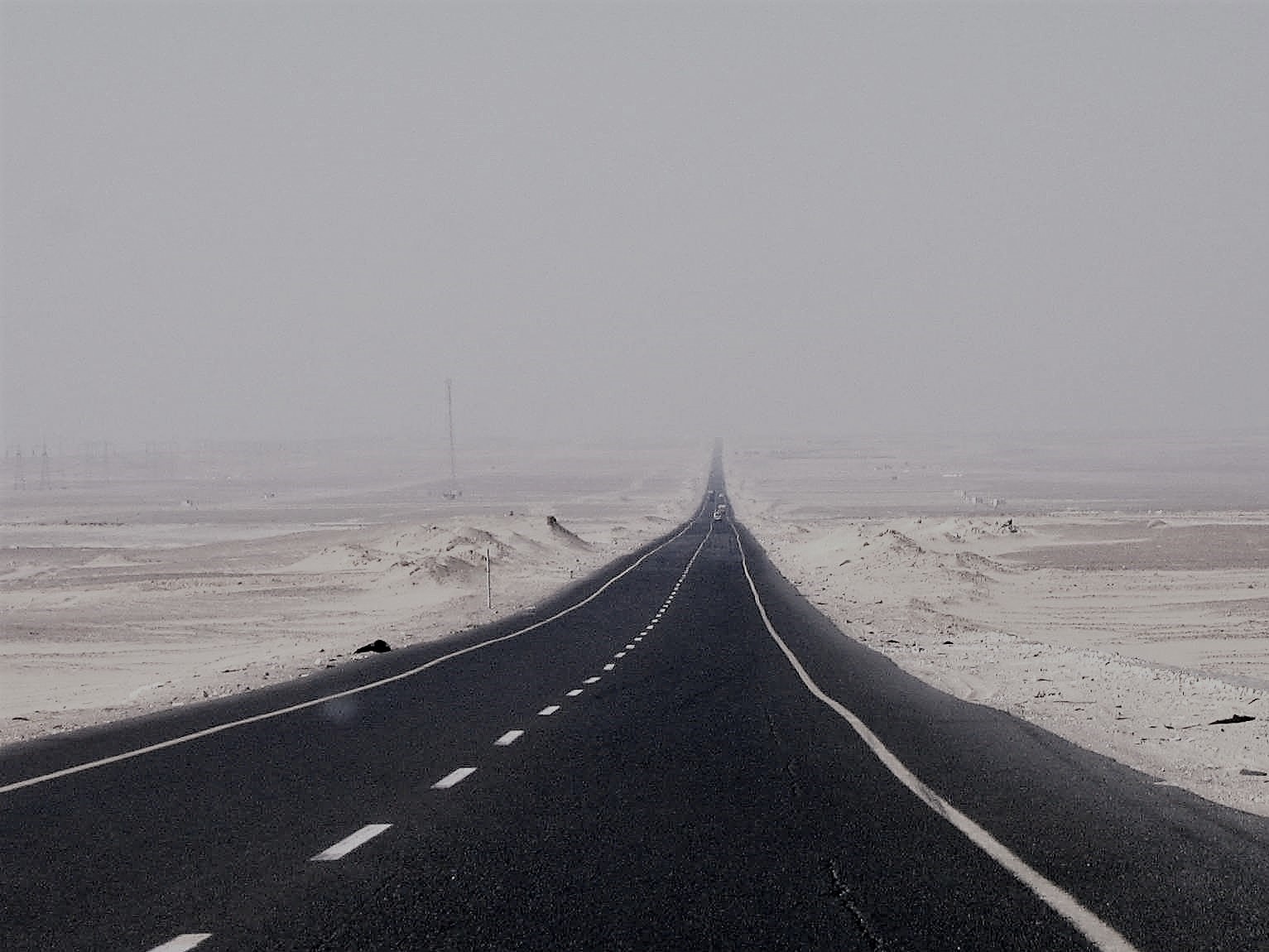 estrada entre Luxor e Hurghada